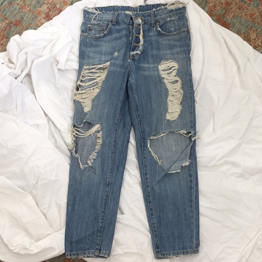 Carmar distressed jeans with buttons